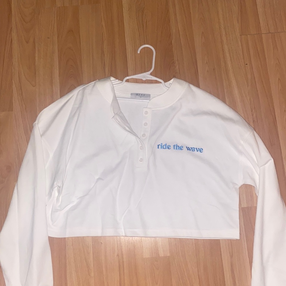 Cropped half button crew neck